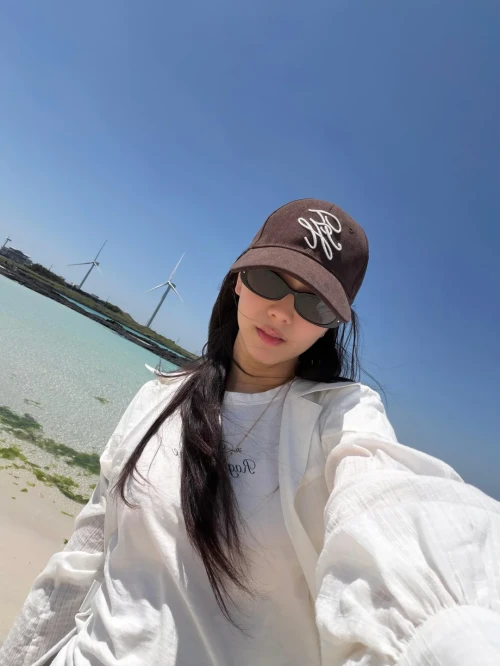 260524-jisoo-ig-update-v0-p19g21lrm33h1.webp