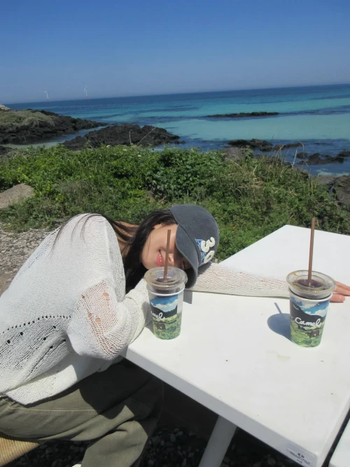260524-jisoo-ig-update-v0-t69jr4trm33h1.webp