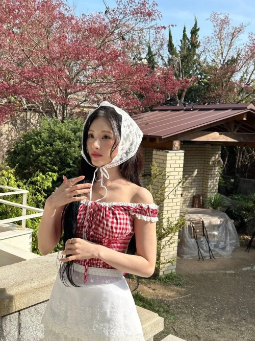 260524-jiwon-instagram-update-v0-ksuqv3htz13h1.webp