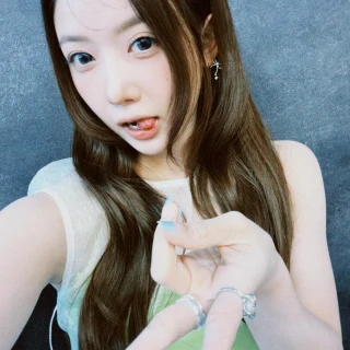 260524-kumi-weverse-update-v0-tsx2vjqky53h1