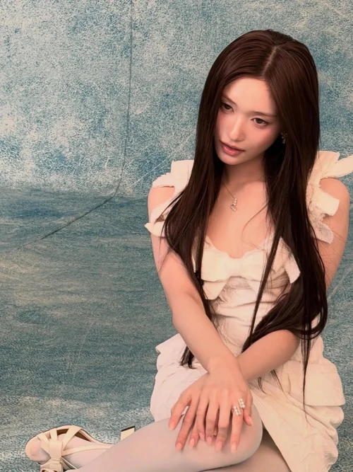 260524-leeseo-instagram-update-2-v0-r9h0qt42613h1.webp