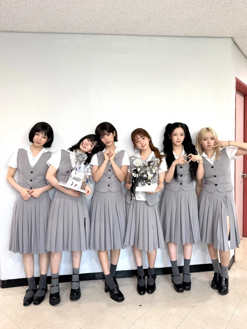 260524-nmixx-twitter-update-sbs-inkigayo-v0-fyly88c0r13h1.webp