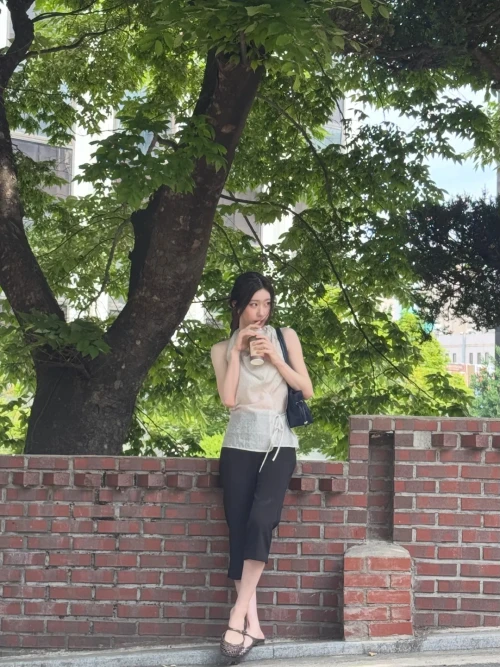 260525-chaeryeong-instagram-update-v0-2ij6we78g83h1.webp