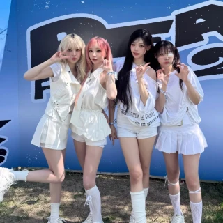 260525-qwer-instagram-post-v0-gv1cqe1fo93h1