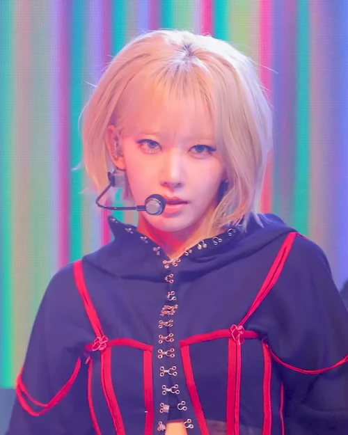 260430-mcountdown-celebration-sakura-fancam-v0-zonjab3tvb3h1.webp