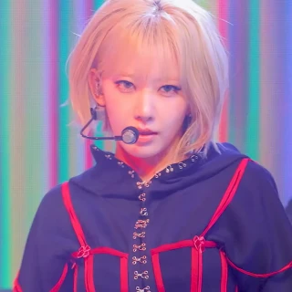 260430-mcountdown-celebration-sakura-fancam-v0-zonjab3tvb3h1