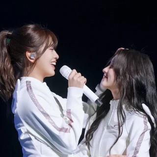 260523-gaeul-and-yujin-fansite-update-v0-2hxu7jasoa3h1