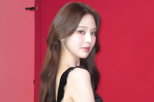 260524-izna-bang-jeemin-a-eye-advertisement-shoot-special-v0-gm44lwn4ba3h1.webp