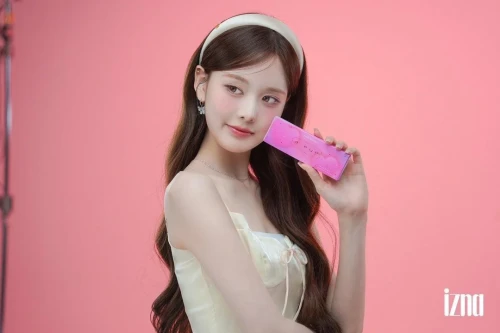 260524-izna-bang-jeemin-a-eye-advertisement-shoot-special-v0-quu6cyn4ba3h1.webp