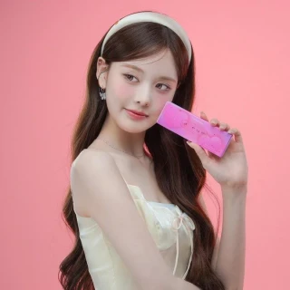 260524-izna-bang-jeemin-a-eye-advertisement-shoot-special-v0-quu6cyn4ba3h1