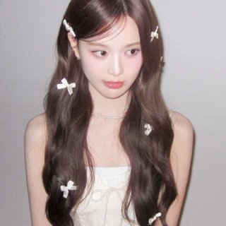 260524-izna-bang-jeemin-a-eye-advertisement-shoot-special-v0-tvbgdyn4ba3h1