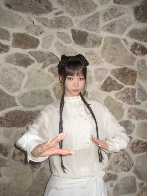 260524-kim-chaewon-instagram-update-v0-agpp2rtbp03h1.webp