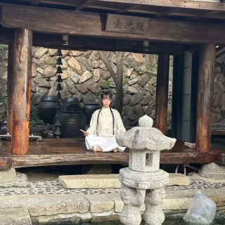 260524-kim-chaewon-instagram-update-v0-ddkr2stbp03h1