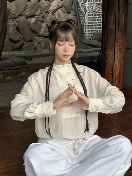 260524-kim-chaewon-instagram-update-v0-w008xptbp03h1.webp