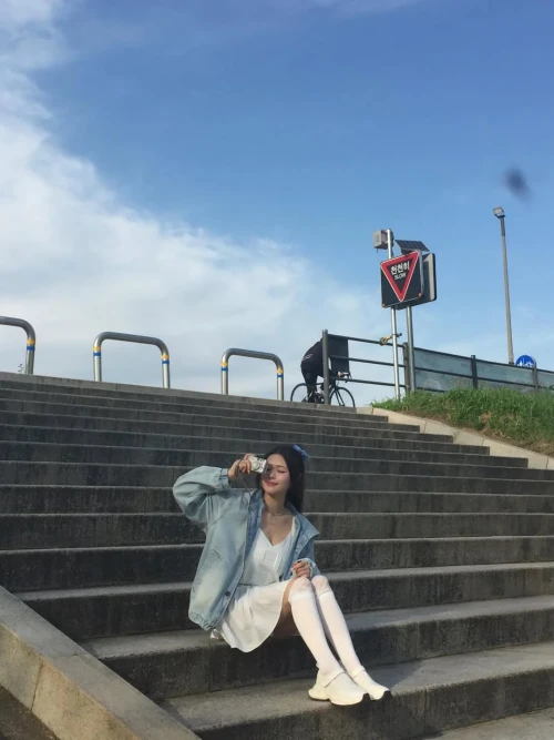 260524-swan-instagram-update-v0-emtt9956123h1.webp