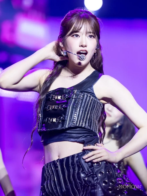 260524-yujin-ive-world-tour-show-what-i-am-in-macao-day-2-v0-g75yycenqa3h1.webp