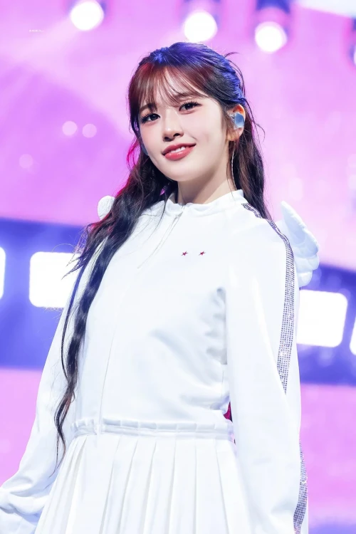 260524-yujin-ive-world-tour-show-what-i-am-in-macao-day-2-v0-hfu4t0dnqa3h1.webp