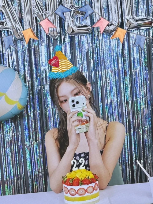260525-haneuls-birthday-pics-from-instagram-and-twitter-v0-kdbtevqrqb3h1.webp