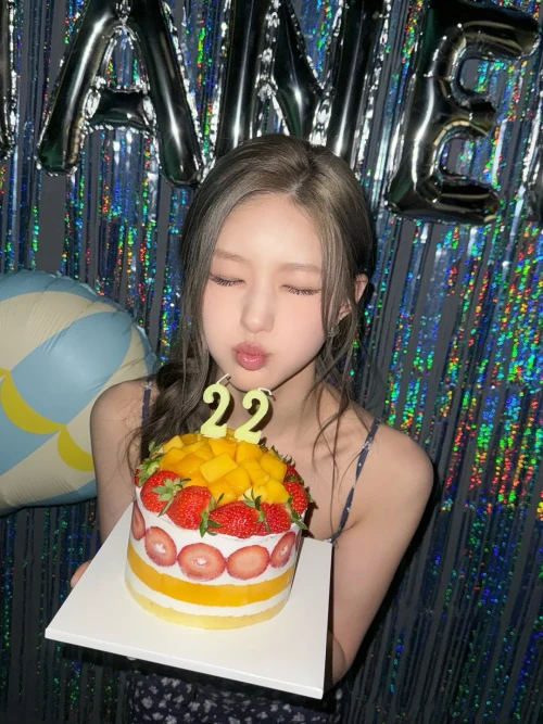 260525-haneuls-birthday-pics-from-instagram-and-twitter-v0-yhnfmeirqb3h1.webp