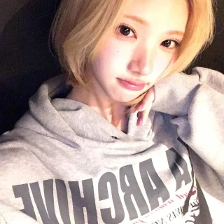 260525-jiwoo-weverse-update-v0-q8k1cff4ab3h1