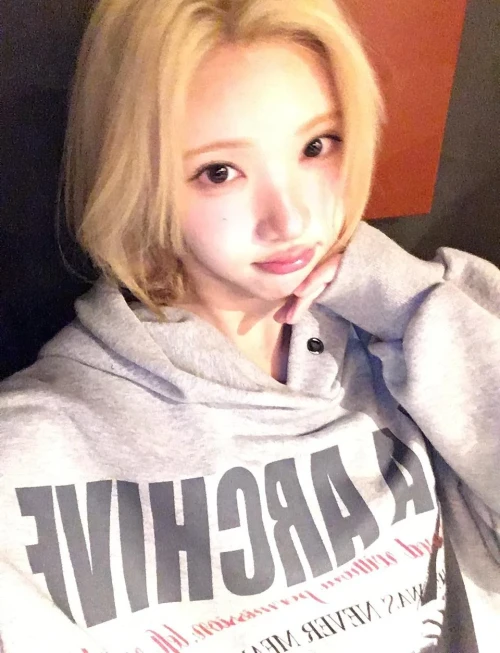 260525-jiwoo-weverse-update-v0-wej86ef4ab3h1.webp