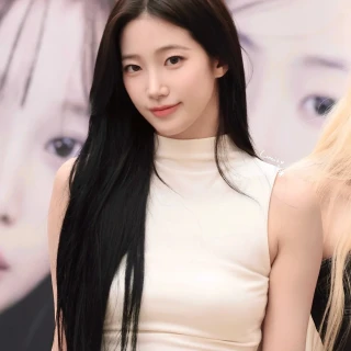 260525-kazuha-ktown4u-fansign-v0-g4w68vtt9f3h1