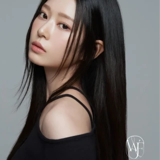 260525-kim-minju-instagram-update-v0-ziduacdqq83h1