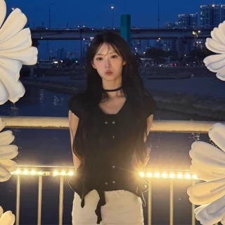 260525-rescene-instagram-update-with-liv-the-han-river-is-v0-8qy491oozb3h1