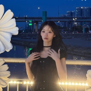 260525-rescene-instagram-update-with-liv-the-han-river-is-v0-k7mw03sozb3h1