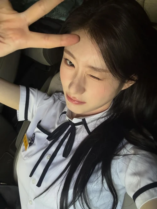 260526-chaeryeong-instagram-update-v0-gz8jnumozd3h1.webp