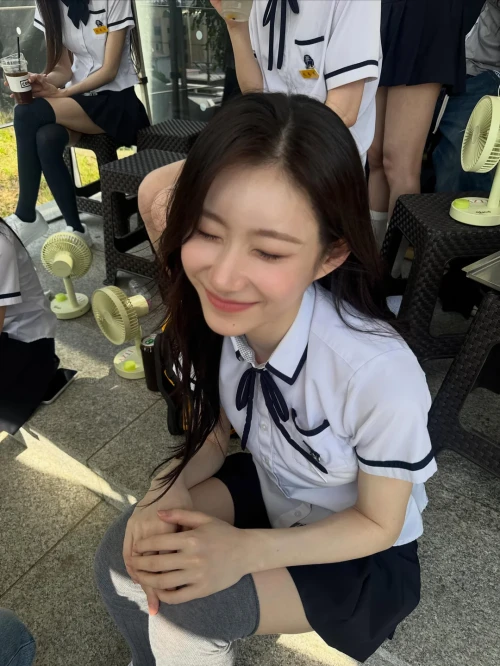 260526-chaeryeong-instagram-update-v0-sf0f9i8ozd3h1.webp