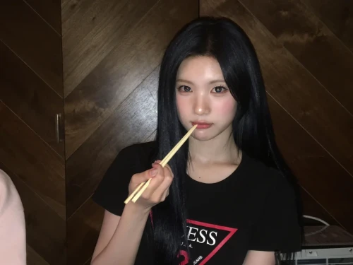260526-juun-weverse-update-v0-e1gf1qzs3g3h1.webp