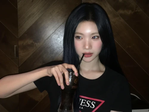 260526-juun-weverse-update-v0-otlbiqzs3g3h1.webp