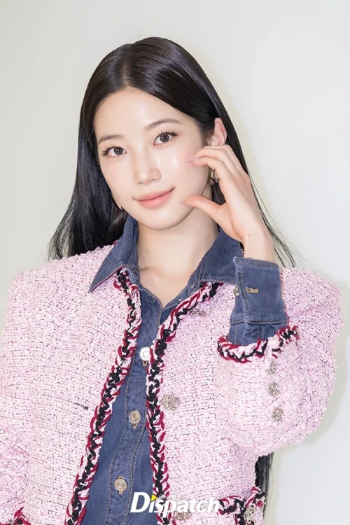 260526-kazuha-photocall-chanel-metiers-dart-2026-collection-v0-8xc00ivhnf3h1.webp