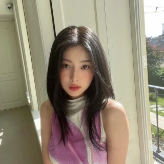 260526-hyewon-instagram-update-v0-ub91zfb29i3h1