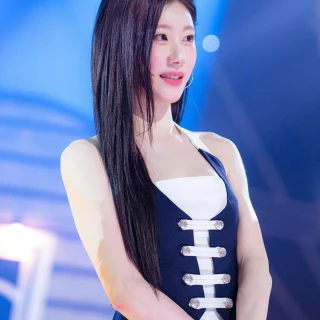 260526-itzy-motto-260524-sbs-inkigayo-stage-pics-v0-13elqzd98g3h1
