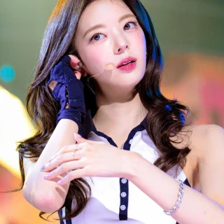 260526-itzy-motto-260524-sbs-inkigayo-stage-pics-v0-7ap9mzd98g3h1