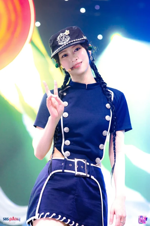 260526-itzy-motto-260524-sbs-inkigayo-stage-pics-v0-nmk950e98g3h1.webp