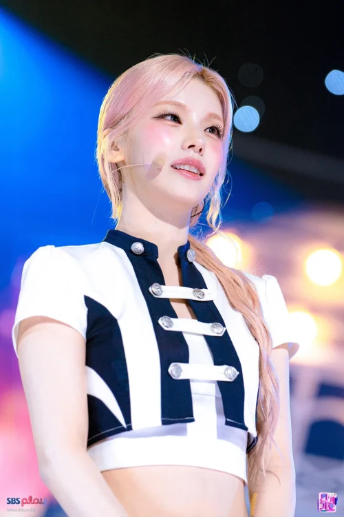 260526-itzy-motto-260524-sbs-inkigayo-stage-pics-v0-xek2lxd98g3h1.webp
