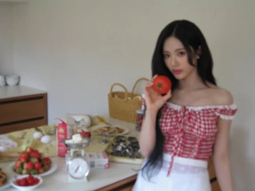 260526-jiwon-instagram-update-sweet-v0-wmdvimqg3g3h1.webp