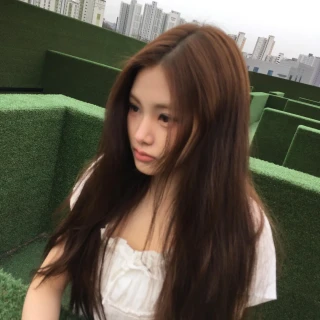 260526-yihyun-weverse-update-v0-h1rz6158fk3h1