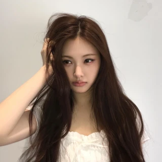 260526-yihyun-weverse-update-v0-oyr9egd8fk3h1
