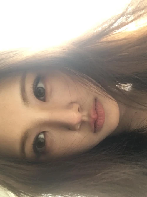 260526-yihyun-weverse-update-v0-tc72ac18fk3h1.webp