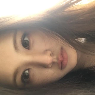 260526-yihyun-weverse-update-v0-tc72ac18fk3h1