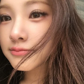 260526-yihyun-weverse-update-v0-ysf3tpf8fk3h1