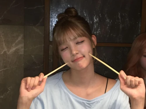 260526-yuha-weverse-update-v0-uphzsonf3i3h1.webp