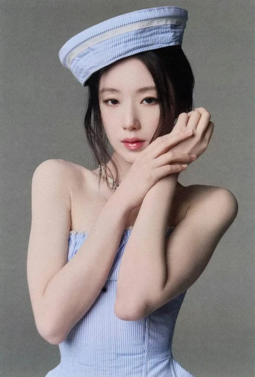 i-dle-for-paper-magazine-feature-v0-otuc08241l3h1.webp