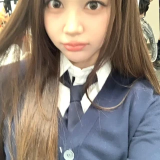 251201-carmen-instagram-v0-p8jwswtgfn3h1