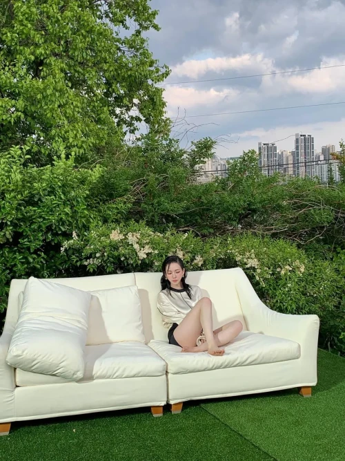 260527-karina-instagram-update-pt-2-full-of-things-i-love-v0-di9b3qumun3h1.webp