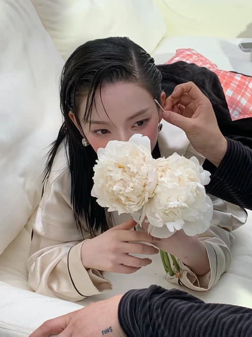 260527-karina-instagram-update-pt-2-full-of-things-i-love-v0-is17yrumun3h1.webp